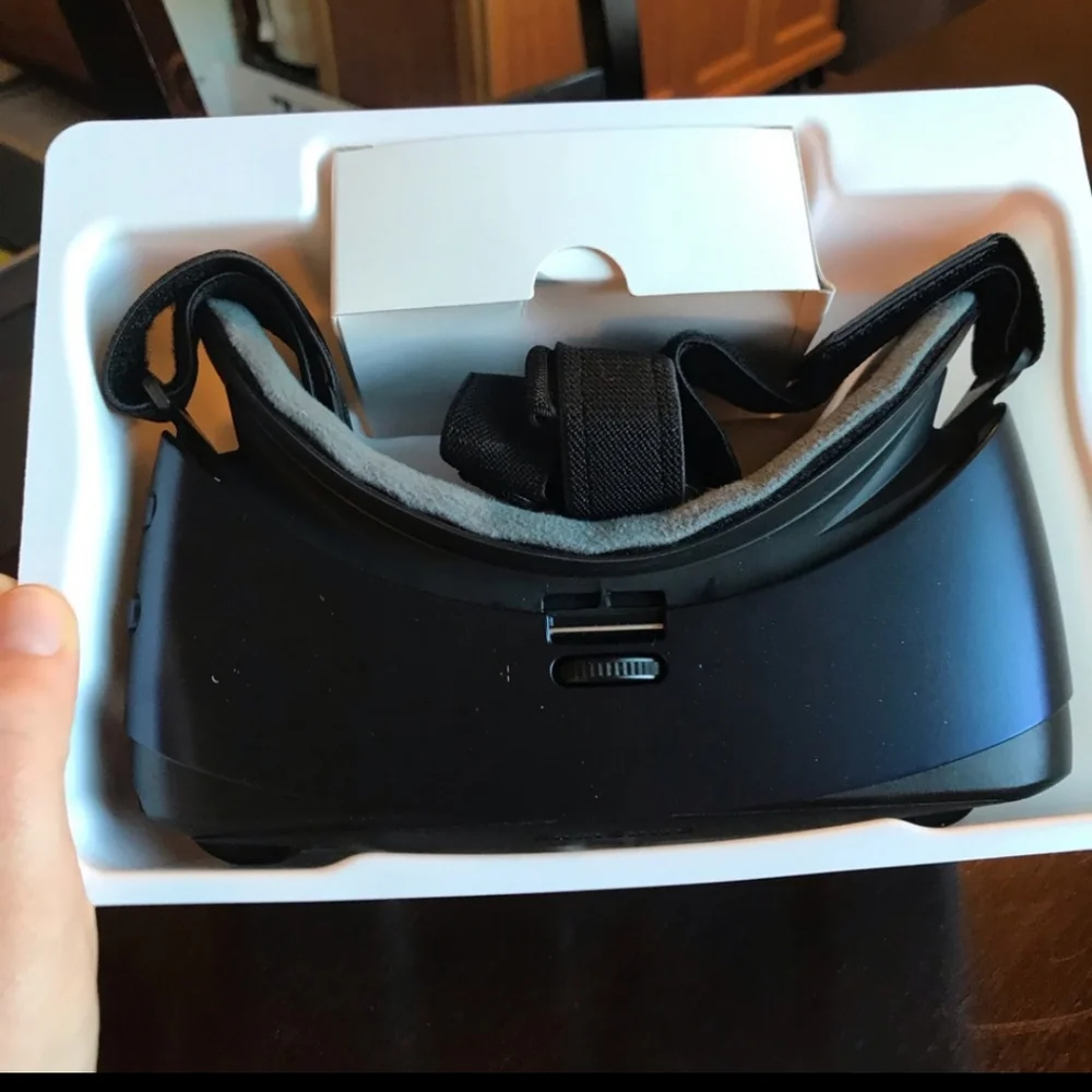 Samsung Galaxy Gear virtual reality Oculus